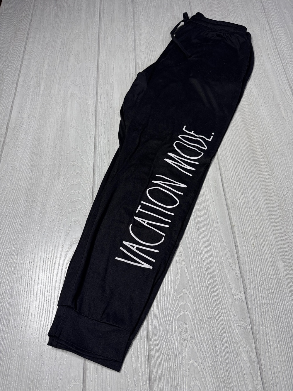 RAE Dunn “Vacation Mode” jogger pants lounge wear, Medium